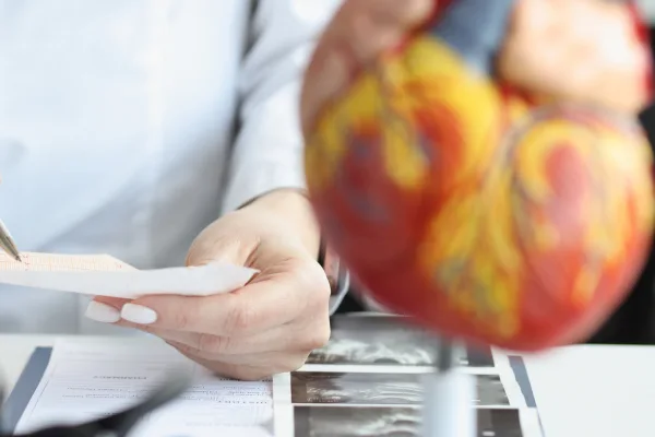 ¿Qué médico trata trombosis?